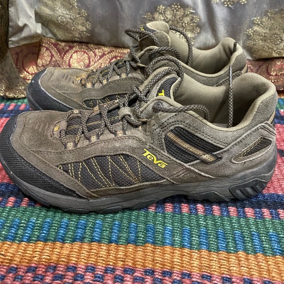 Teva Mens hiking shoes Size 8 - Picture 2 of 11